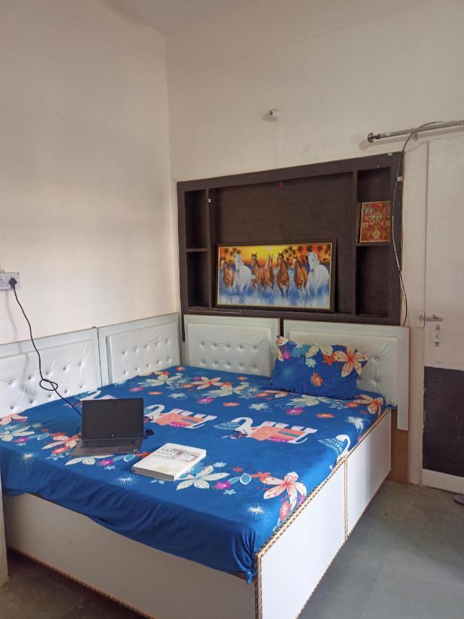 City Crown Guest House Sundarnagar Стая снимка