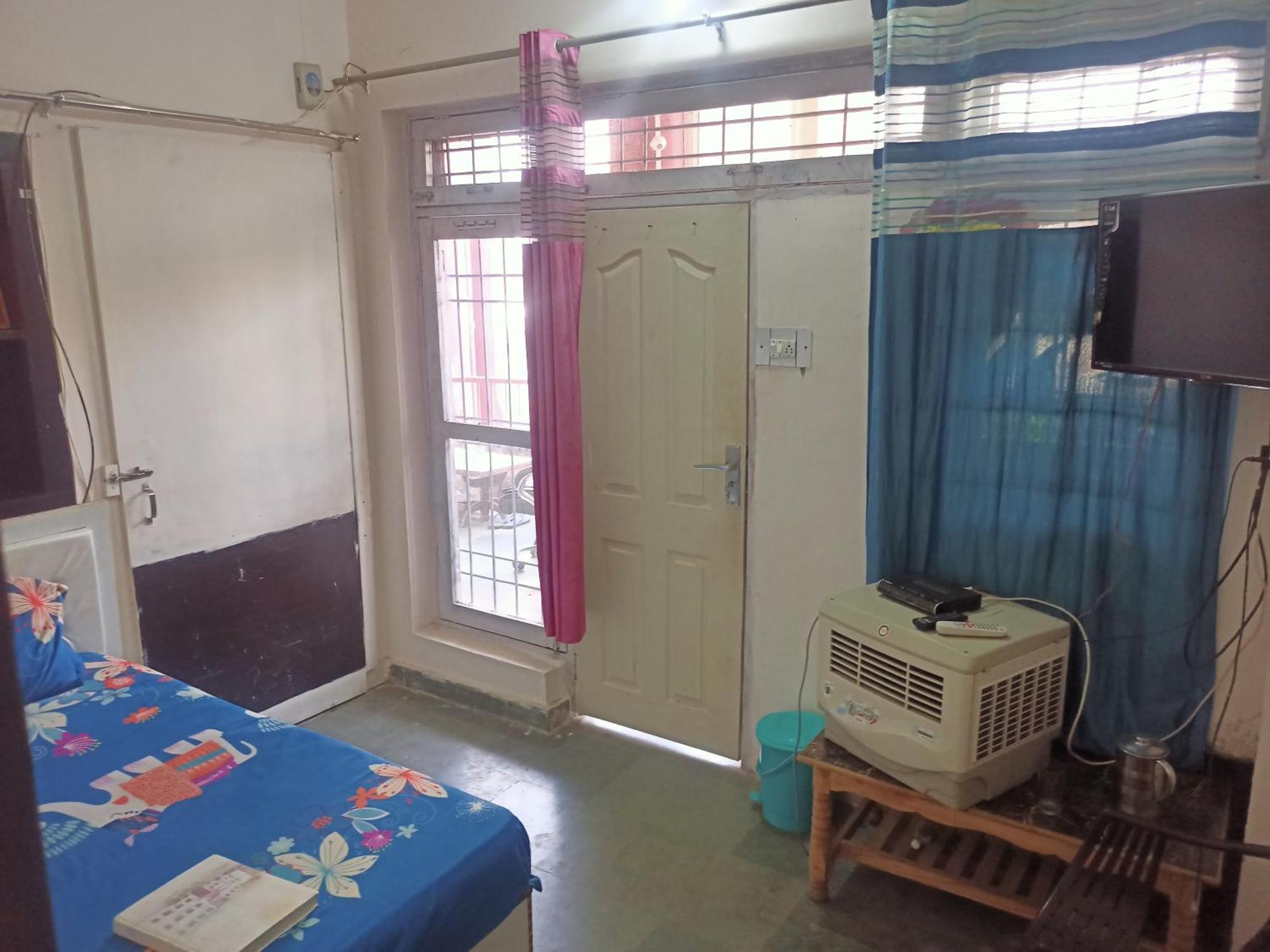 City Crown Guest House Sundarnagar Стая снимка